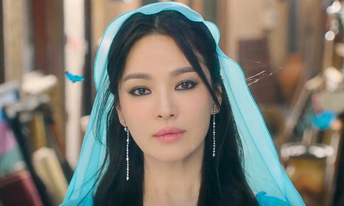 Song Hye Kyo gây sốt với tạo hình “công chúa Disney” trong Genie, Make a Wish