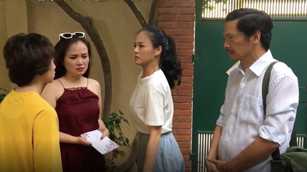 Diễn viên Hoàng Yến trong vai cô Xuyến trong phim Về Nhà Đi Con